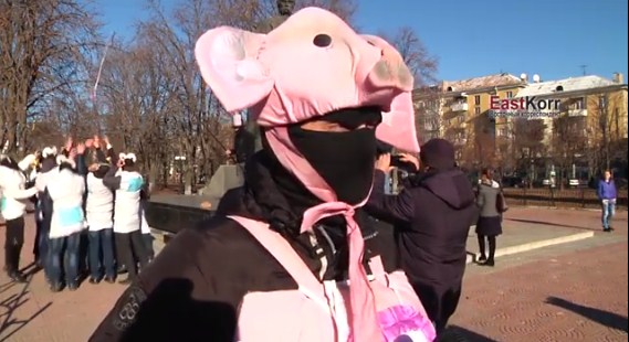 Годовщина майдана в Луганске – флешмоб
