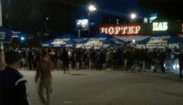 драка в Киеве, между ультрас Динамо и болельщиками Легии